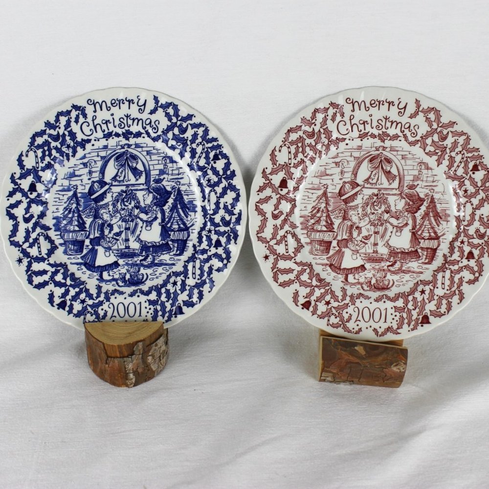A Happy Holiday to You Royal Crownford 2001 Staffordshire England Norma Sherman